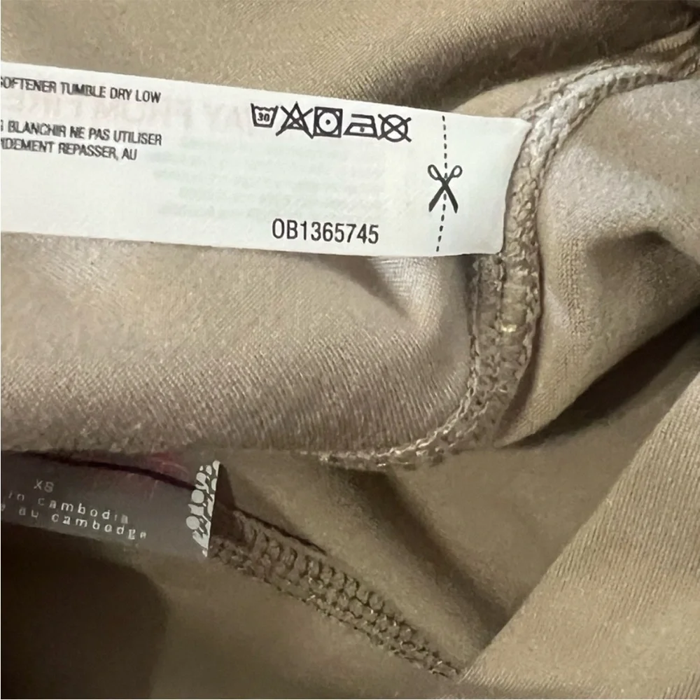 Free People Breathe Deeper Leggings NWOT - Picture 10 of 11